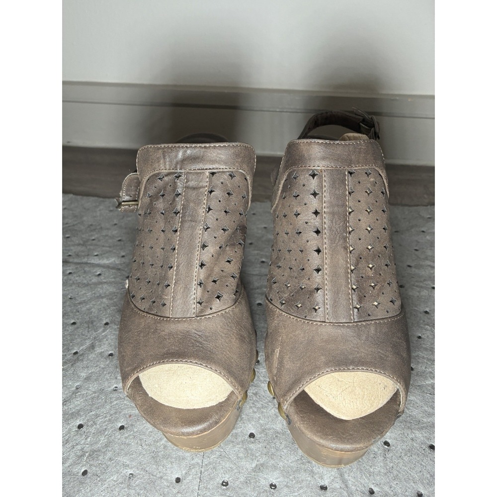 Cato Womens Size 8 Brown Cut Suede Slingback Studded Block Heel Sandal
